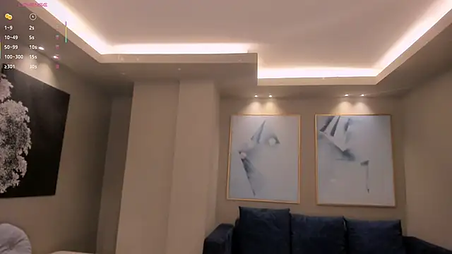 PaulinaSantos  online show from February 3, 8:14 pm