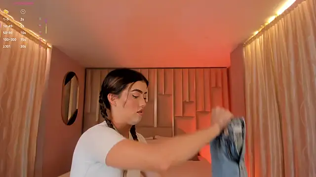 PaulinaSantos  online show from February 28, 7:48 pm