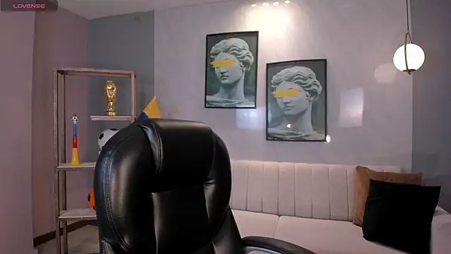 Snapshot of PaulinaSantos_ chatting on June 18, 8:24 pm PaulinaSantos online show from June 18, 8:24 pm