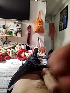 Snapshot of elflaco2714 chatting on February 5, 7:40 pm elflaco2714 online show from February 5, 7:40 pm