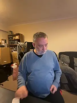 Snapshot of LondonTeffy chatting on December 2, 10:38 pm LondonTeffy online show from December 2, 10:38 pm