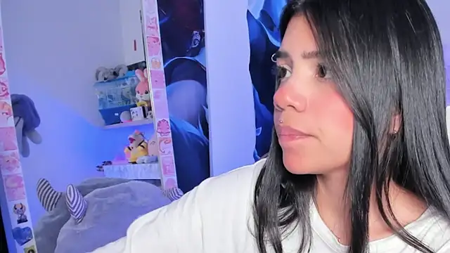 Snapshot of cutestephuwu chatting on February 18, 3:42 am cutestephuwu online show from February 18, 3:42 am