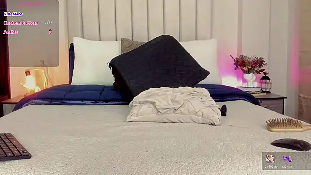 romina-brunette online show from December 4, 3:54 pm