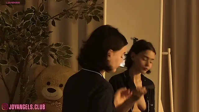 SophieCharm online show from March 27, 4:51 am