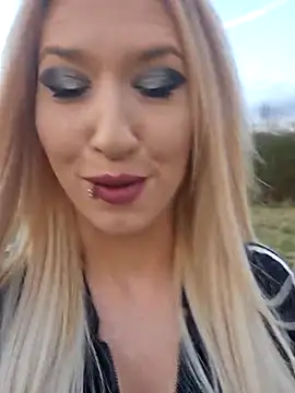 Julia-Sugar online show from March 22, 5:20 pm