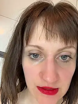 victoirenextdoor online show from March 4, 8:27 pm