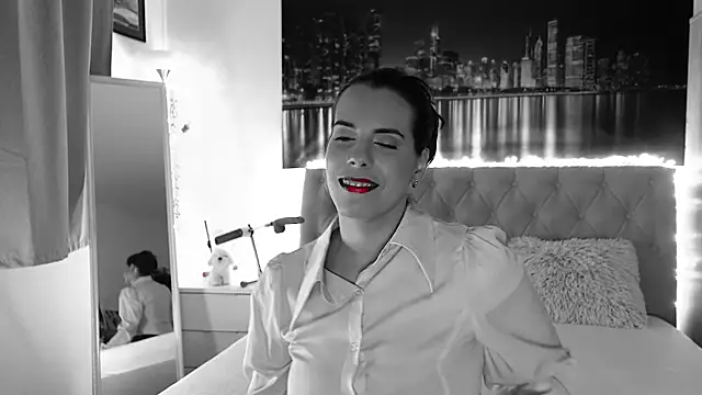 Lora Chanel online show from July 19, 7:17 pm