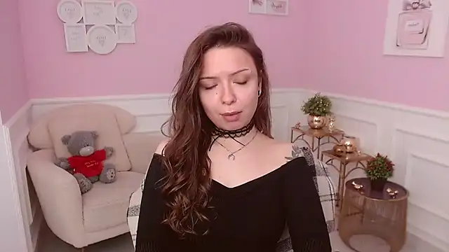 LucySkilar online show from April 13, 4:29 am