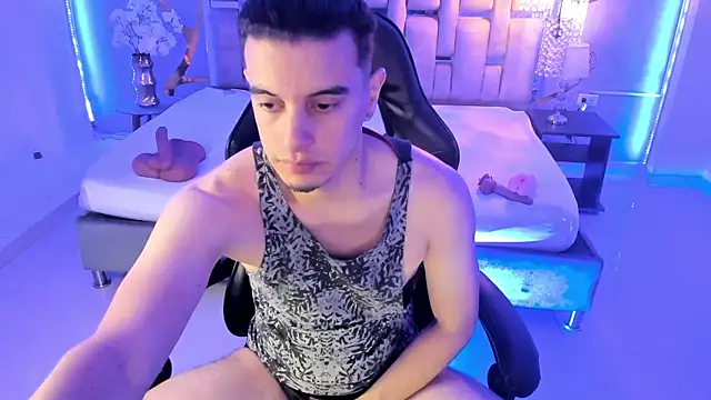 Snapshot of Maximo__ chatting on November 2, 9:17 pm Maximo online show from November 2, 9:17 pm