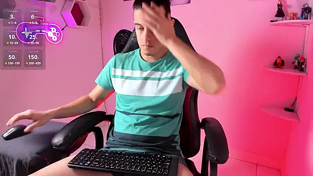 Snapshot of Maximo__ chatting on December 4, 8:28 pm Maximo online show from December 4, 8:28 pm