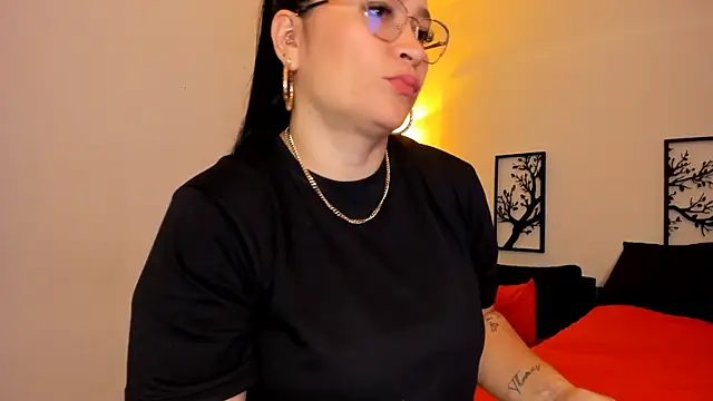 Snapshot of leslie_k chatting on February 28, 2:31 am leslie k online show from February 28, 2:31 am