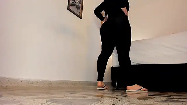 Snapshot of leslie_k chatting on March 11, 6:00 am leslie k online show from March 11, 6:00 am