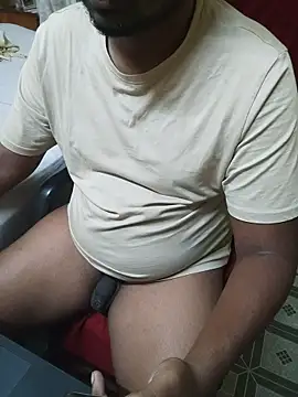 Snapshot of Brown_Munda047 chatting on July 24, 11:47 pm Brown Munda047 online show from July 24, 11:47 pm