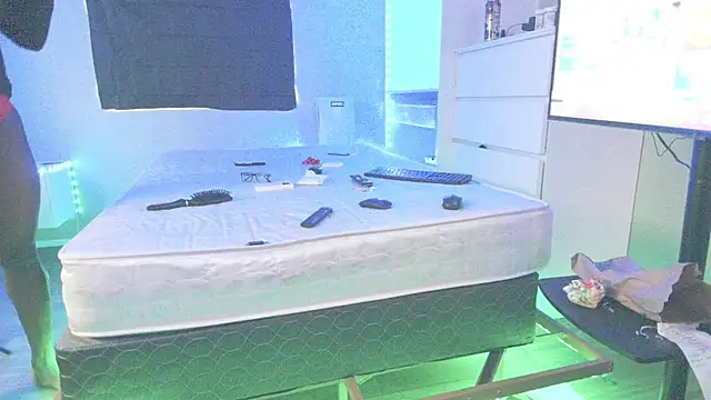 Snapshot of THICKwithDICKK chatting on January 28, 7:53 pm THICKwithDICKK online show from January 28, 7:53 pm