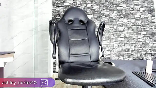 ashley crotez online show from March 17, 3:36 am