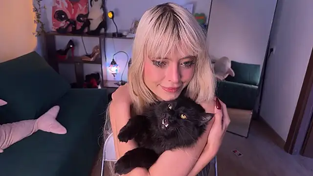 Snapshot of Eerectioneering chatting on September 13, 10:37 am Eerectioneering online show from September 13, 10:37 am