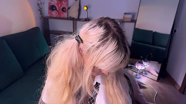 Snapshot of Eerectioneering chatting on October 12, 11:42 am Eerectioneering online show from October 12, 11:42 am