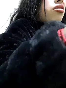 Snapshot of sylvana_19 chatting on January 7, 8:21 pm sylvana 19 online show from January 7, 8:21 pm