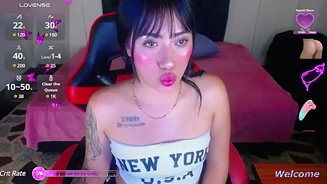 Snapshot of sylvana_19 chatting on January 13, 9:42 pm sylvana 19 online show from January 13, 9:42 pm