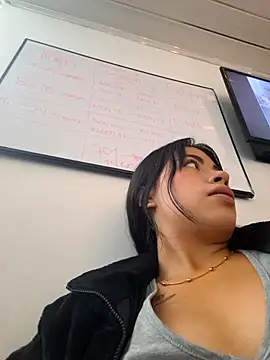 Snapshot of sylvana_19 chatting on September 11, 4:07 pm sylvana 19 online show from September 11, 4:07 pm