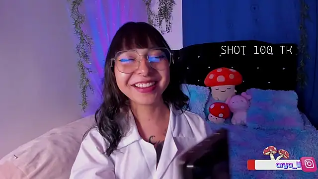 arysUwU online show from January 12, 4:52 am