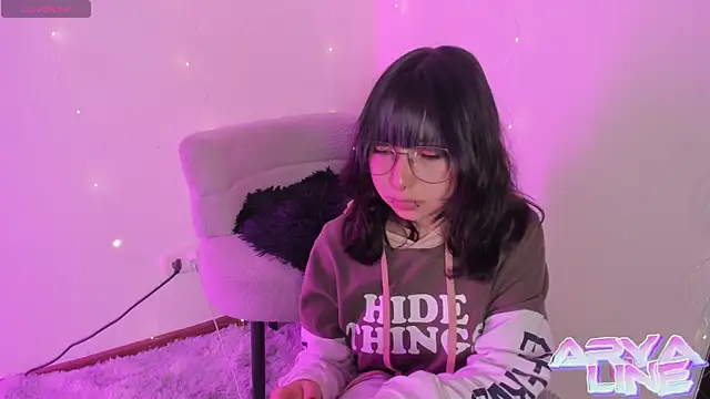 arysUwU online show from July 15, 1:55 am