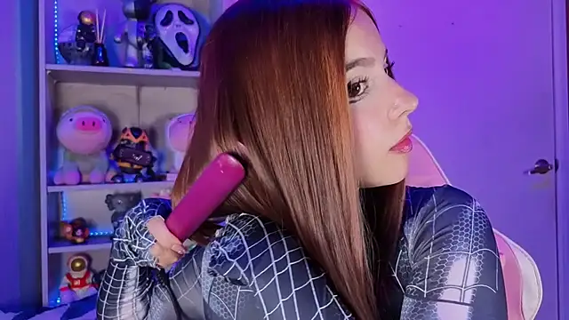 Snapshot of EmilyMiller_ chatting on November 8, 8:40 pm EmilyMiller online show from November 8, 8:40 pm