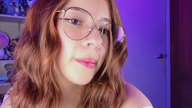 Snapshot of EmilyMiller_ chatting on November 27, 4:53 pm EmilyMiller online show from November 27, 4:53 pm