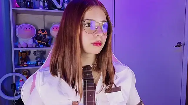 Snapshot of EmilyMiller_ chatting on December 2, 4:57 pm EmilyMiller online show from December 2, 4:57 pm