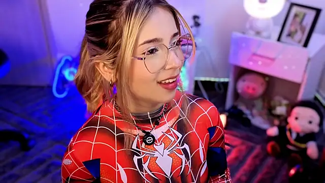 EmilyMiller  online show from August 7, 5:48 pm