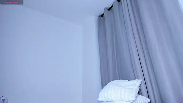 Snapshot of cheryl_blossom69 chatting on October 29, 11:06 pm cheryl blossom69 online show from October 29, 11:06 pm