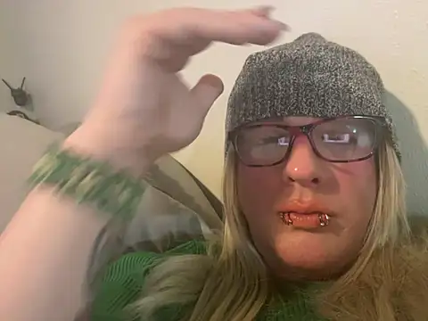 Snapshot of Blakelytgirl chatting on January 29, 1:05 am Blakelytgirl online show from January 29, 1:05 am