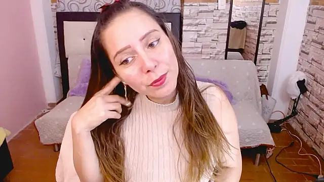 camila delarosa online show from February 20, 7:03 pm