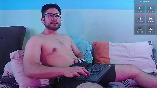 Snapshot of teddy_foster chatting on January 13, 9:20 pm teddy foster online show from January 13, 9:20 pm