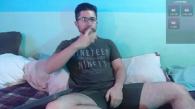 Snapshot of teddy_foster chatting on January 14, 12:56 pm teddy foster online show from January 14, 12:56 pm