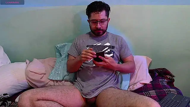 Snapshot of teddy_foster chatting on October 1, 12:33 pm teddy foster online show from October 1, 12:33 pm