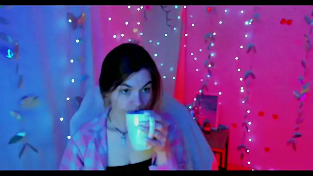 Snapshot of Sweet_me_ chatting on June 16, 6:05 am Sweet me online show from June 16, 6:05 am
