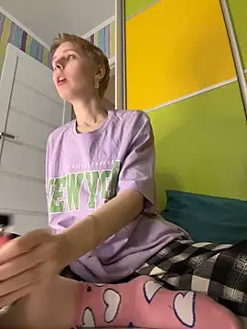 Crayzy Luv online show from March 19, 9:48 pm