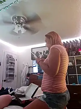 Snapshot of Dixiefaye_Pika chatting on March 15, 2:55 pm Dixiefaye Pika online show from March 15, 2:55 pm