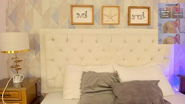 Valerith Vega  online show from December 18, 12:00 pm