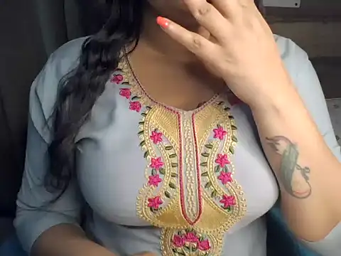 Trezza online show from October 26, 7:09 pm