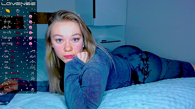 Snapshot of kitti_kaattt chatting on December 14, 12:55 pm kitti kaattt online show from December 14, 12:55 pm