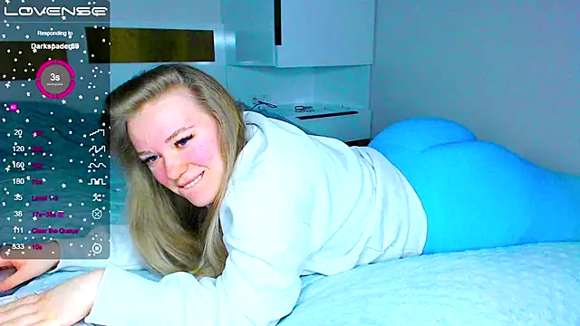 Snapshot of kitti_kaattt chatting on January 5, 1:26 pm kitti kaattt online show from January 5, 1:26 pm