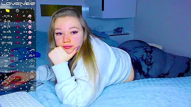 Snapshot of kitti_kaattt chatting on January 14, 6:45 am kitti kaattt online show from January 14, 6:45 am