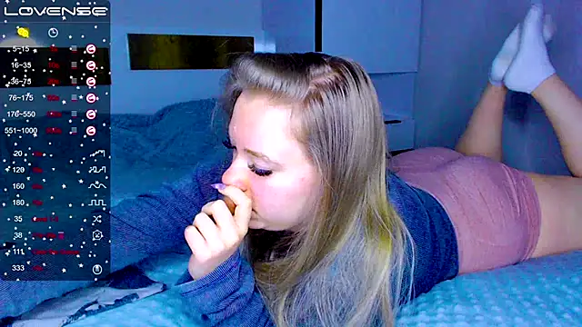 Snapshot of kitti_kaattt chatting on January 18, 12:26 pm kitti kaattt online show from January 18, 12:26 pm