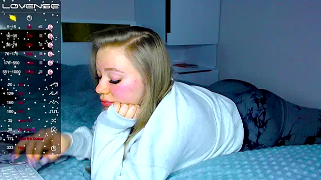 Snapshot of kitti_kaattt chatting on January 19, 1:55 pm kitti kaattt online show from January 19, 1:55 pm