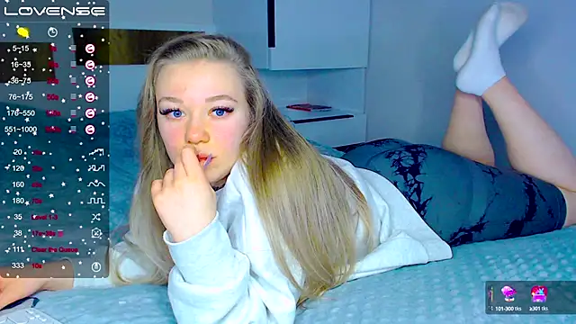 Snapshot of kitti_kaattt chatting on January 21, 11:46 am kitti kaattt online show from January 21, 11:46 am