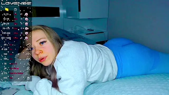 Snapshot of kitti_kaattt chatting on February 16, 4:42 am kitti kaattt online show from February 16, 4:42 am