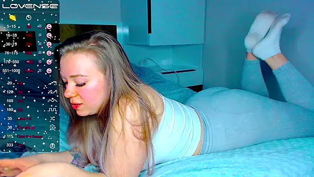 Snapshot of kitti_kaattt chatting on February 22, 7:01 am kitti kaattt online show from February 22, 7:01 am