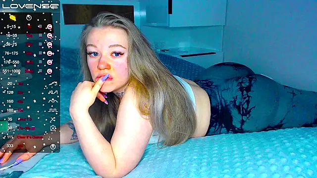 Snapshot of kitti_kaattt chatting on March 19, 11:39 am kitti kaattt online show from March 19, 11:39 am